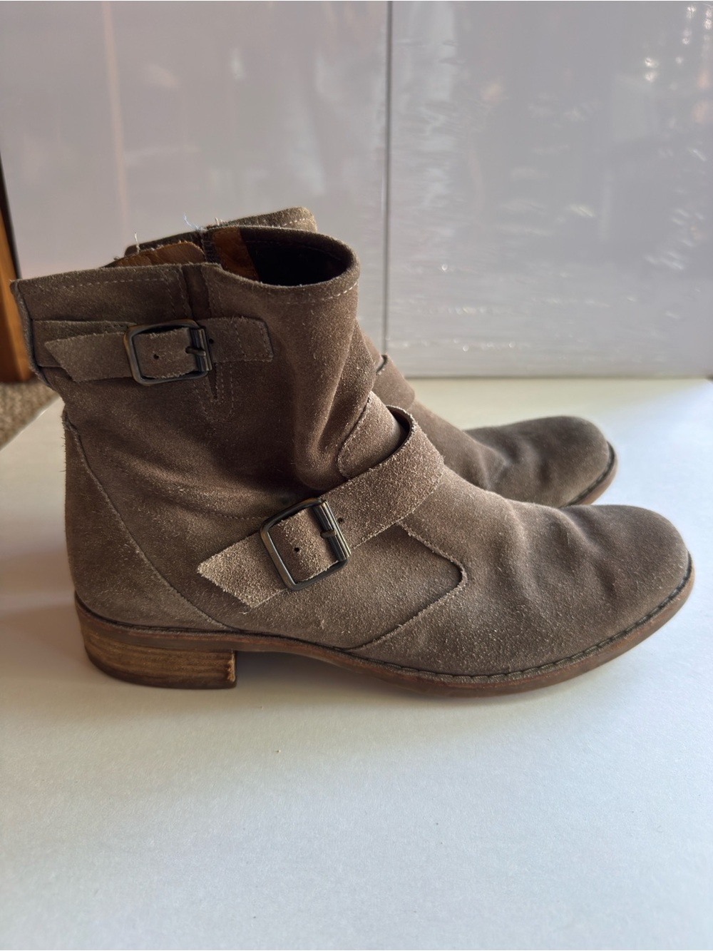 Paul Green Wyatt Boot Womens size 9 Taupe Suede